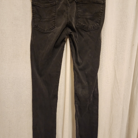Comfy and stylish black American Eagle jeggings in size 8, gently worn. - Picture 1 of 4